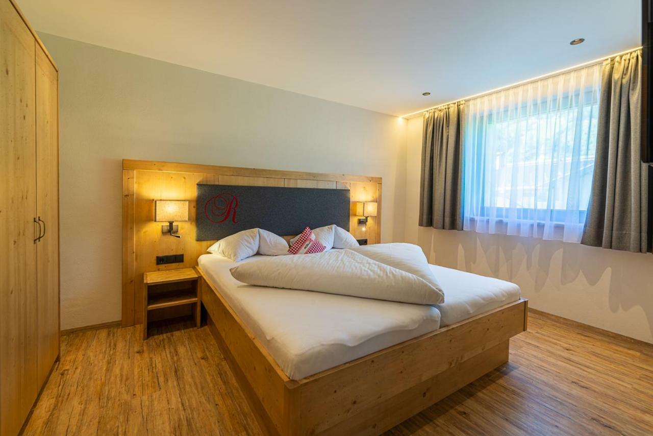 Hotel Garni Romantik Fügen Esterno foto